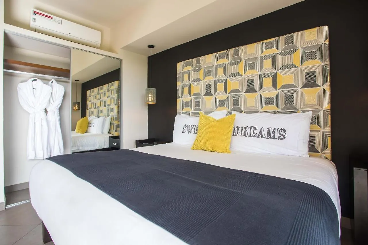Honey B Suites Playa del Carmen